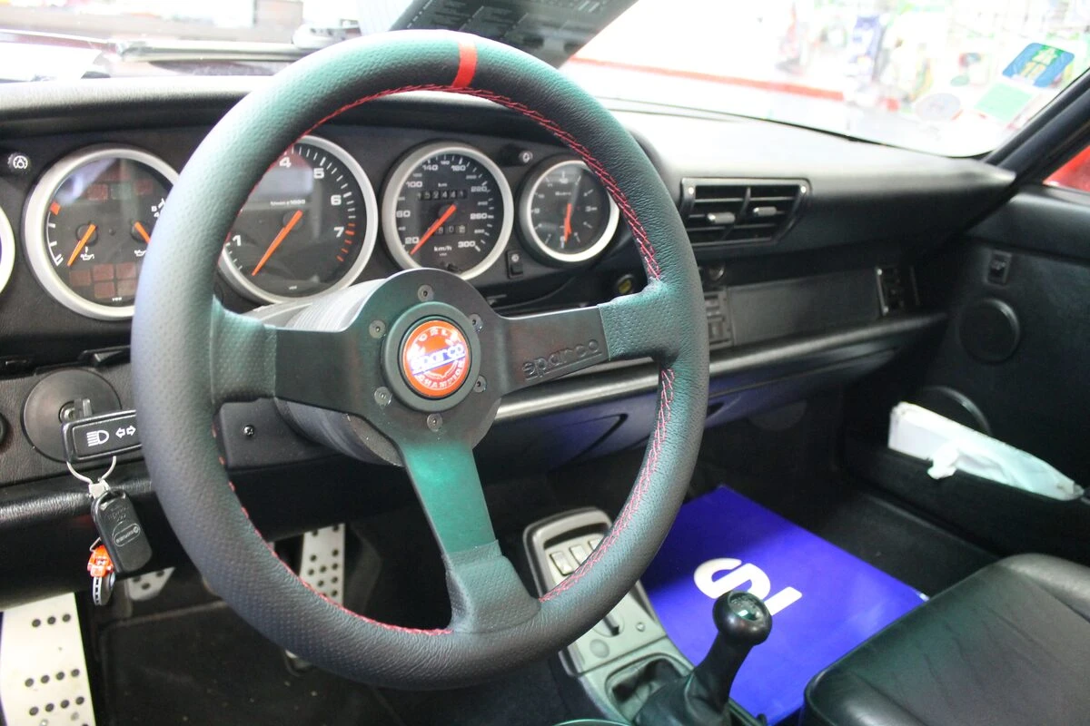 Porsche 964 : autoradio d'esprit vintage Blaupunkt Bremen SQR 46 DAB