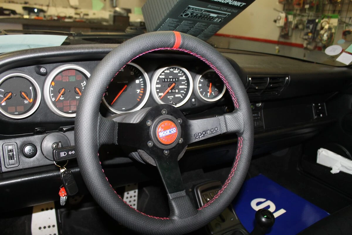 Porsche 964 : autoradio d'esprit vintage Blaupunkt Bremen SQR 46 DAB