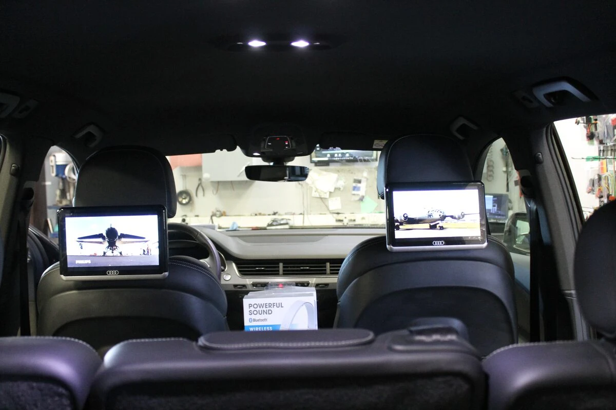 Audi Q7 : tablettes Android et DVD dans les appuie-têtes