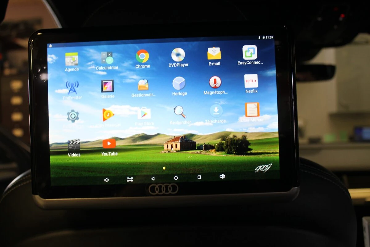 Audi Q7 : tablettes Android et DVD dans les appuie-têtes