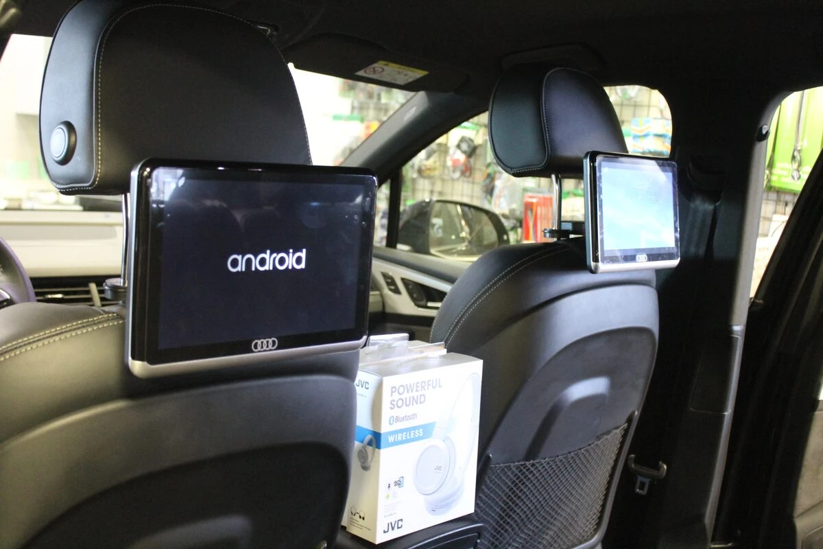 Audi Q7 : tablettes Android et DVD dans les appuie-têtes