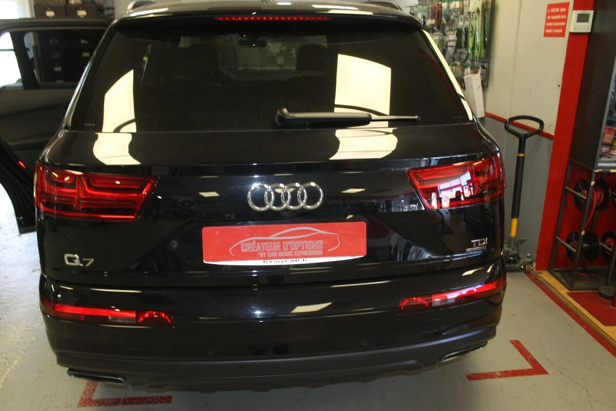 Audi Q7 : tablettes Android et DVD dans les appuie-têtes