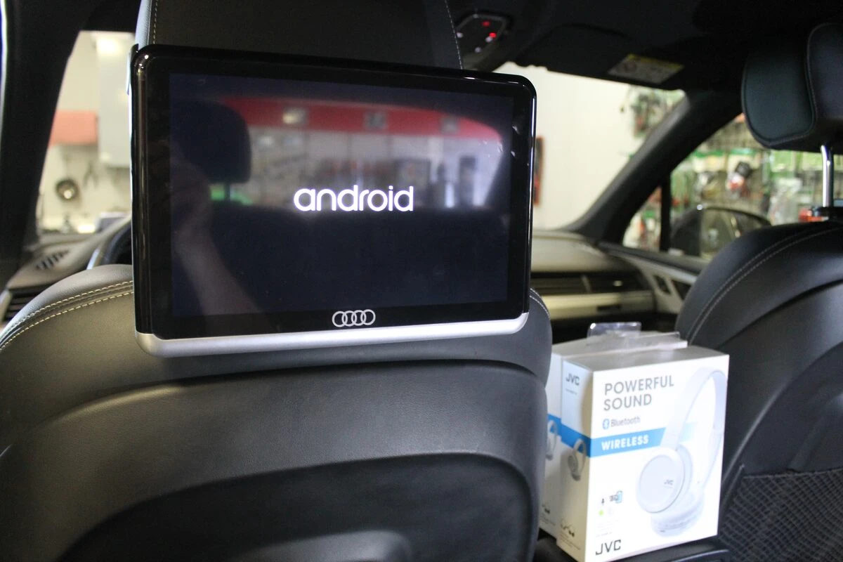Audi Q7 : tablettes Android et DVD dans les appuie-têtes