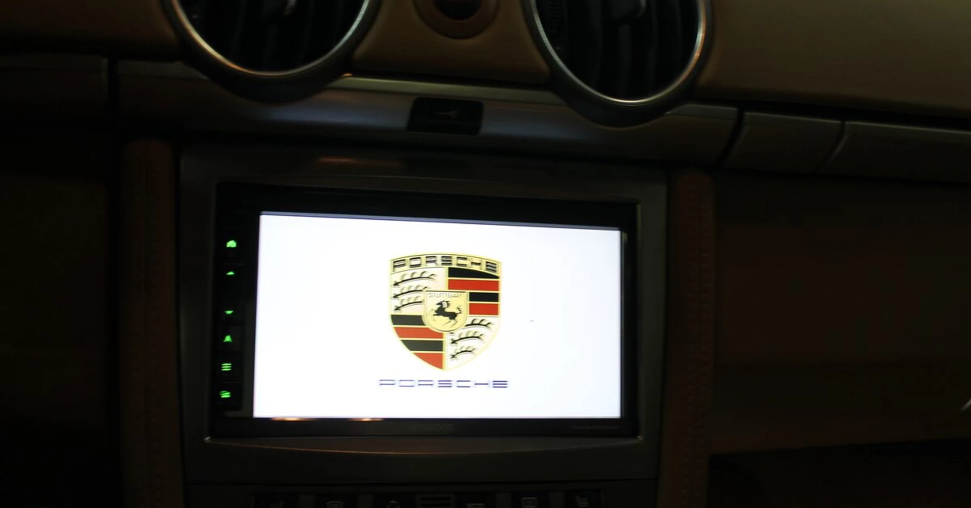 Porsche Cayman : autoradio Kenwood DNX5180DABS