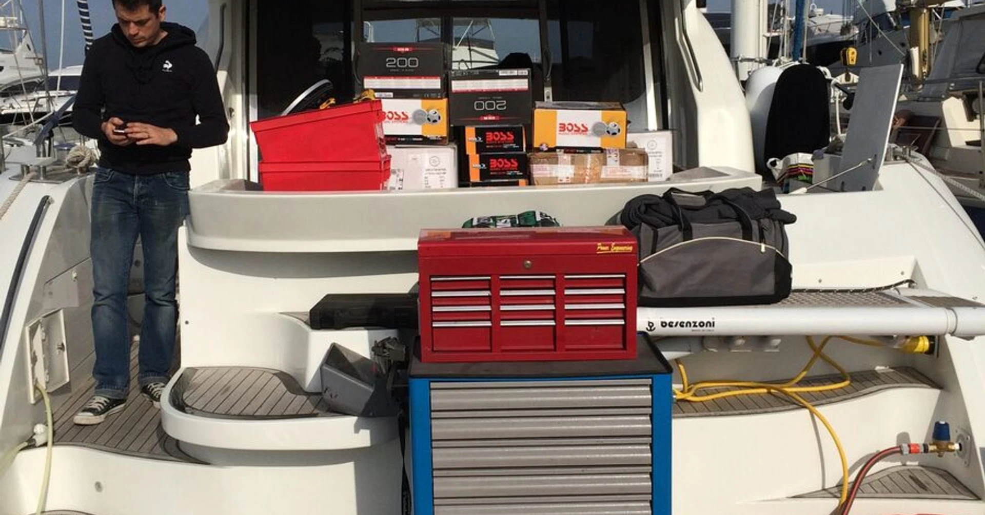 Bateau Fairline 52 pieds : sonorisation complète Alpine, ESX