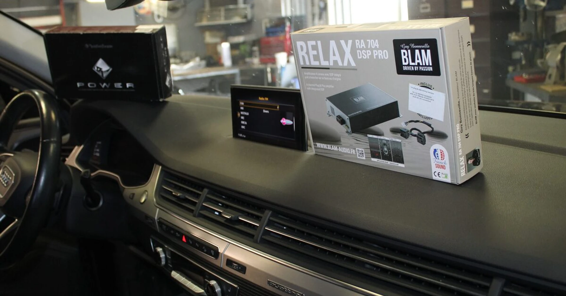 Audi Q7 : ampli BLAM RA704DSP Pro et tweeters Rockford