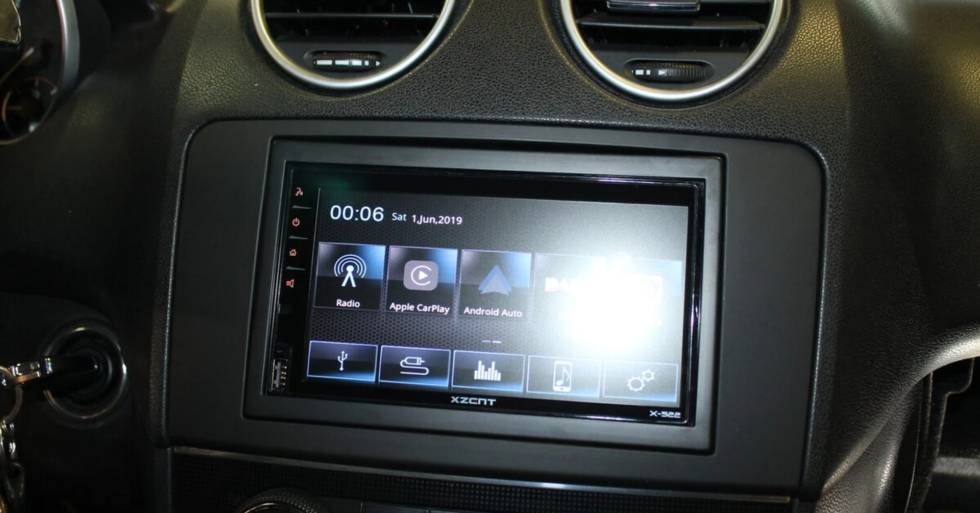 Autoradio CarPlay sur Mercedes ML 320 CDI W164