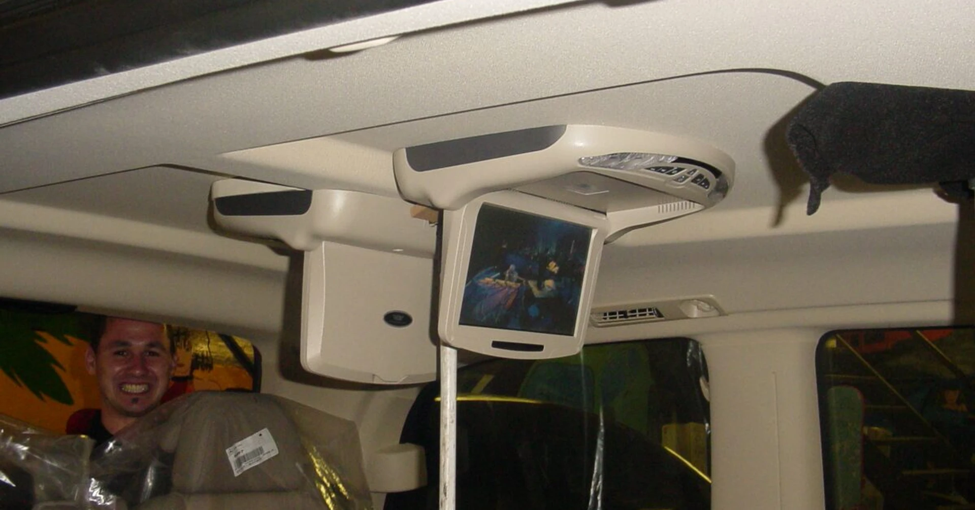 Écrans de plafond DVD sur Mercedes Viano