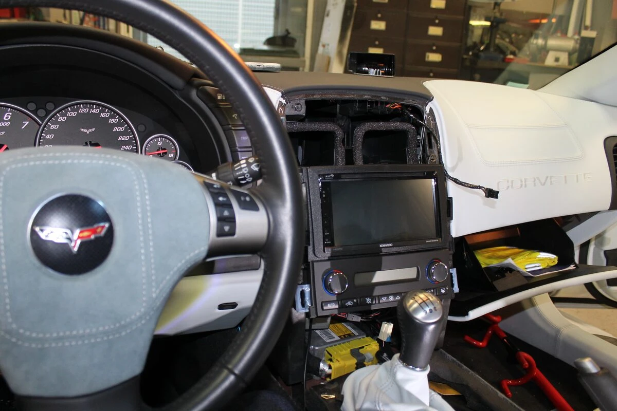 Corvette C6 : GPS Kenwood DNX5180BTS avec Apple CarPlay et Android Auto