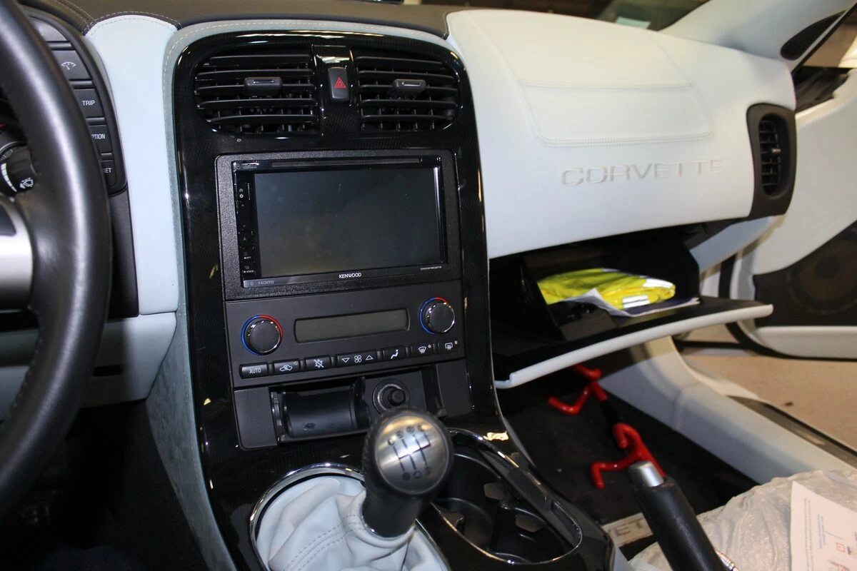 Corvette C6 : GPS Kenwood DNX5180BTS avec Apple CarPlay et Android Auto
