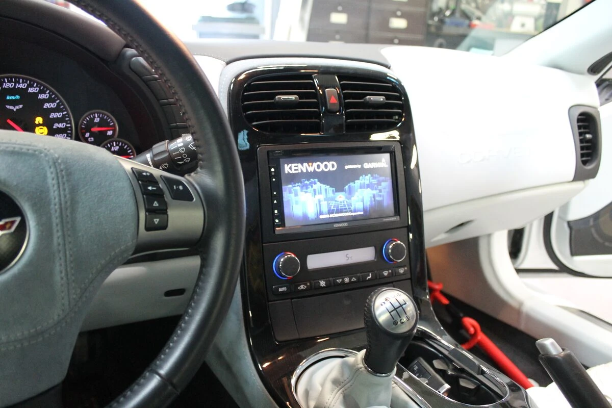 Corvette C6 : GPS Kenwood DNX5180BTS avec Apple CarPlay et Android Auto