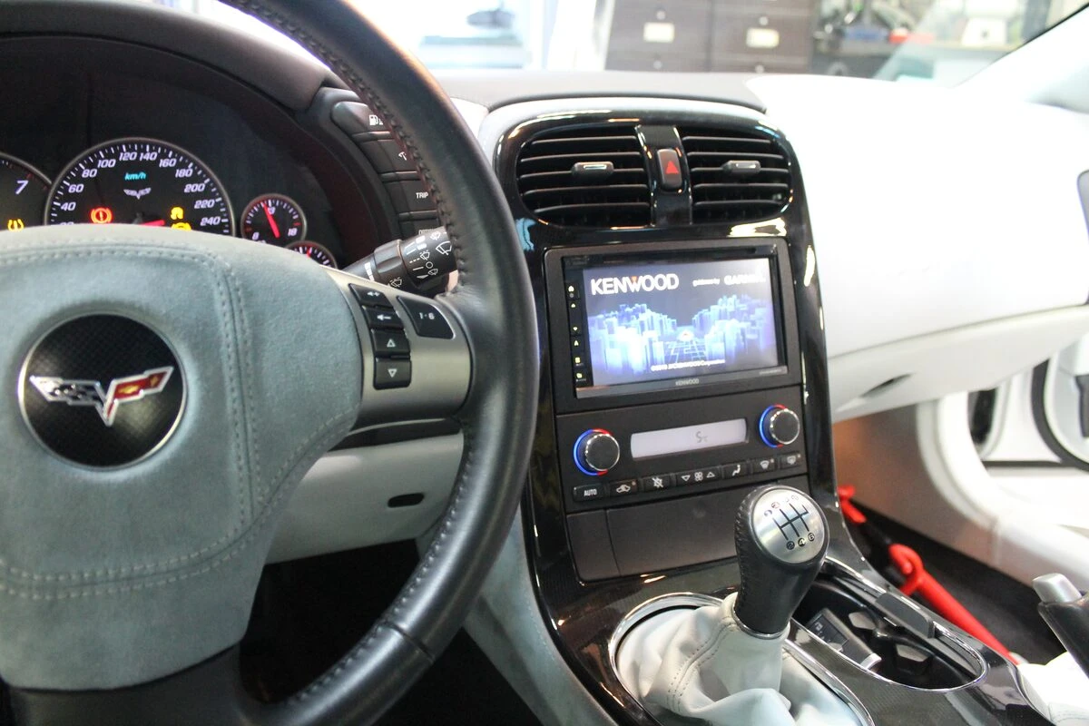 Corvette C6 : GPS Kenwood DNX5180BTS avec Apple CarPlay et Android Auto