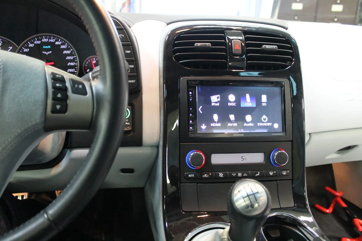 Corvette C6 : GPS Kenwood DNX5180BTS avec Apple CarPlay et Android Auto