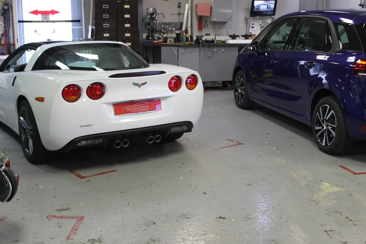 Corvette C6 : GPS Kenwood DNX5180BTS avec Apple CarPlay et Android Auto