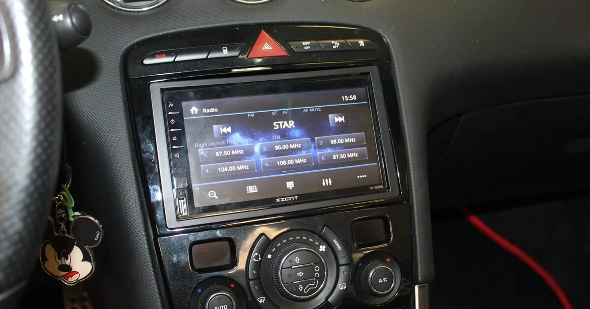 Autoradio CarPlay et Android Auto sur Peugeot 308 CC