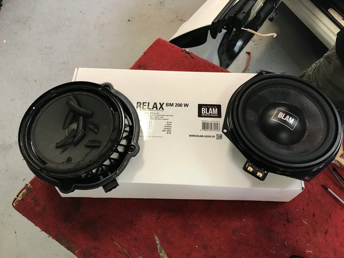 Porsche 997 : woofers BLAM BM200W et médiums BM100RC dans les portes