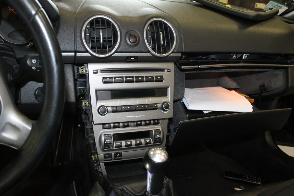 Porsche Boxster 987 : Kenwood DNX5180DAB et haut-parleurs BLAM