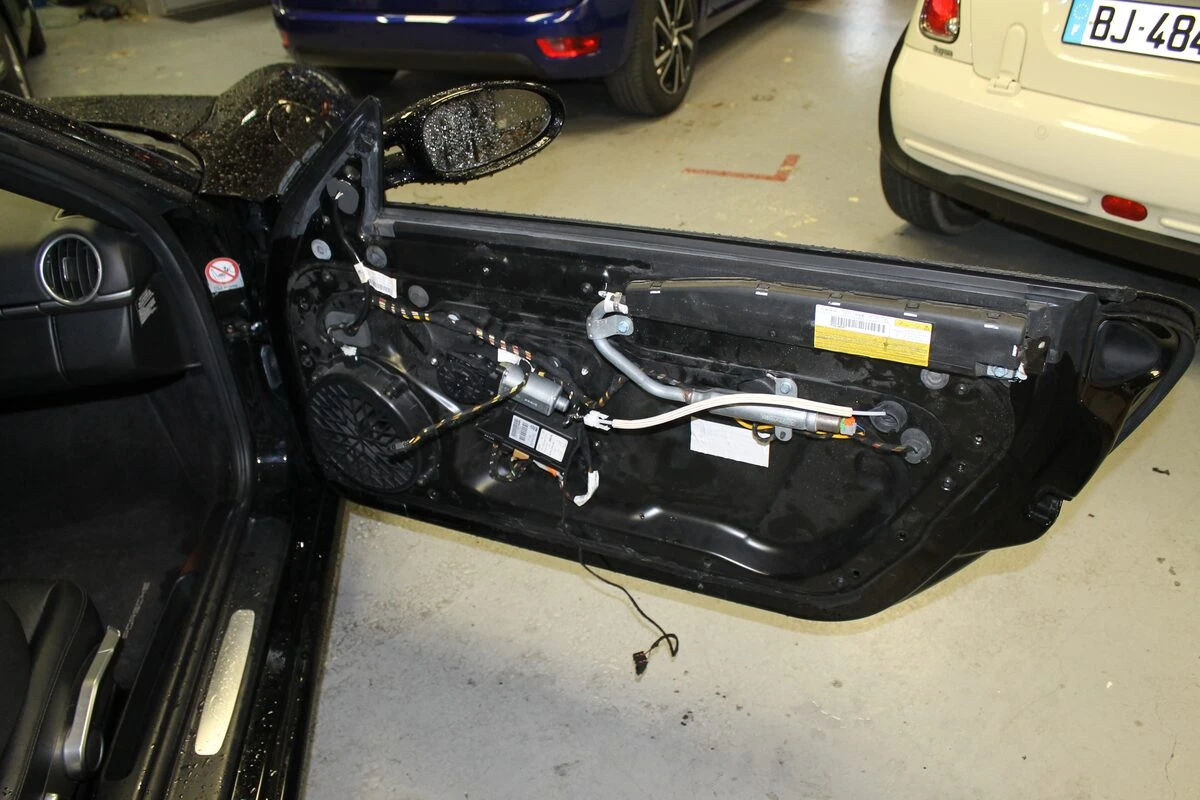 Porsche Boxster 987 : Kenwood DNX5180DAB et haut-parleurs BLAM