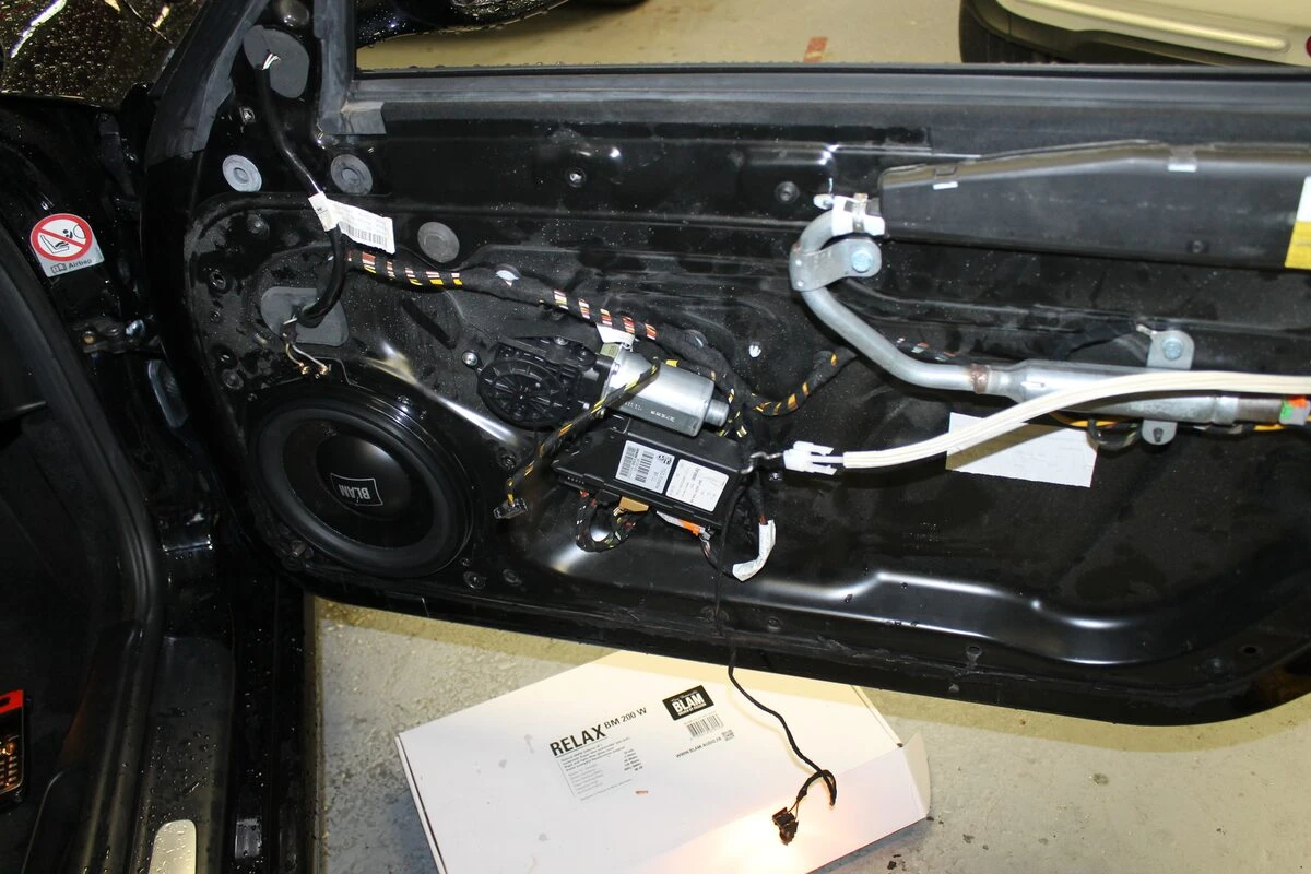 Porsche Boxster 987 : Kenwood DNX5180DAB et haut-parleurs BLAM