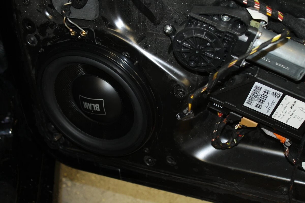 Porsche Boxster 987 : Kenwood DNX5180DAB et haut-parleurs BLAM