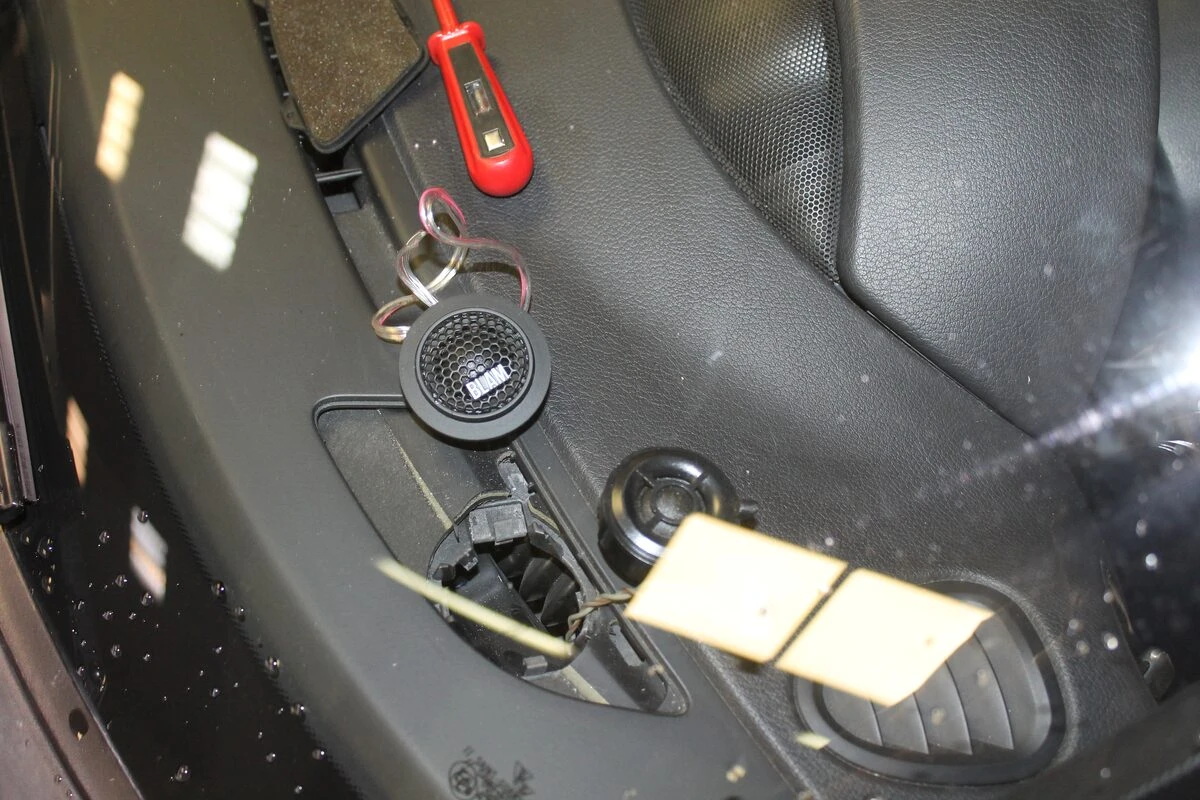 Porsche Boxster 987 : Kenwood DNX5180DAB et haut-parleurs BLAM