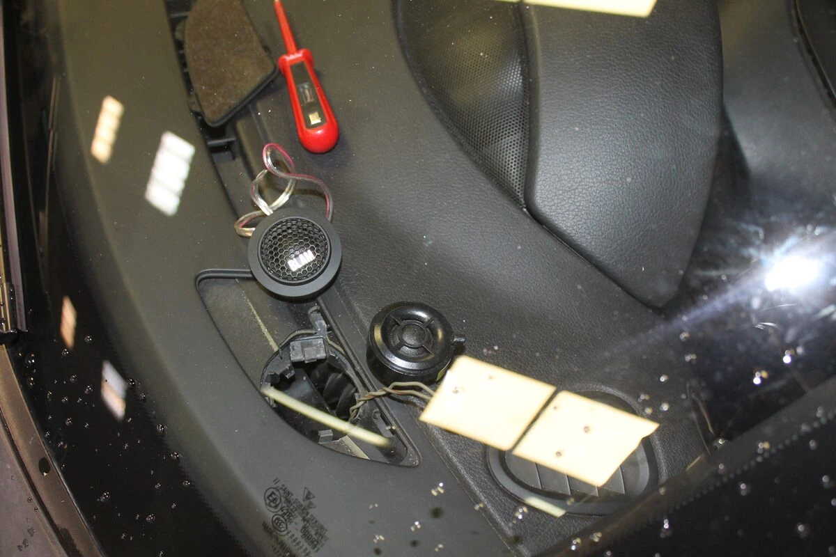 Porsche Boxster 987 : Kenwood DNX5180DAB et haut-parleurs BLAM