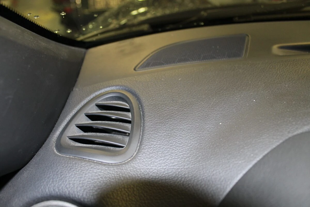 Porsche Boxster 987 : Kenwood DNX5180DAB et haut-parleurs BLAM