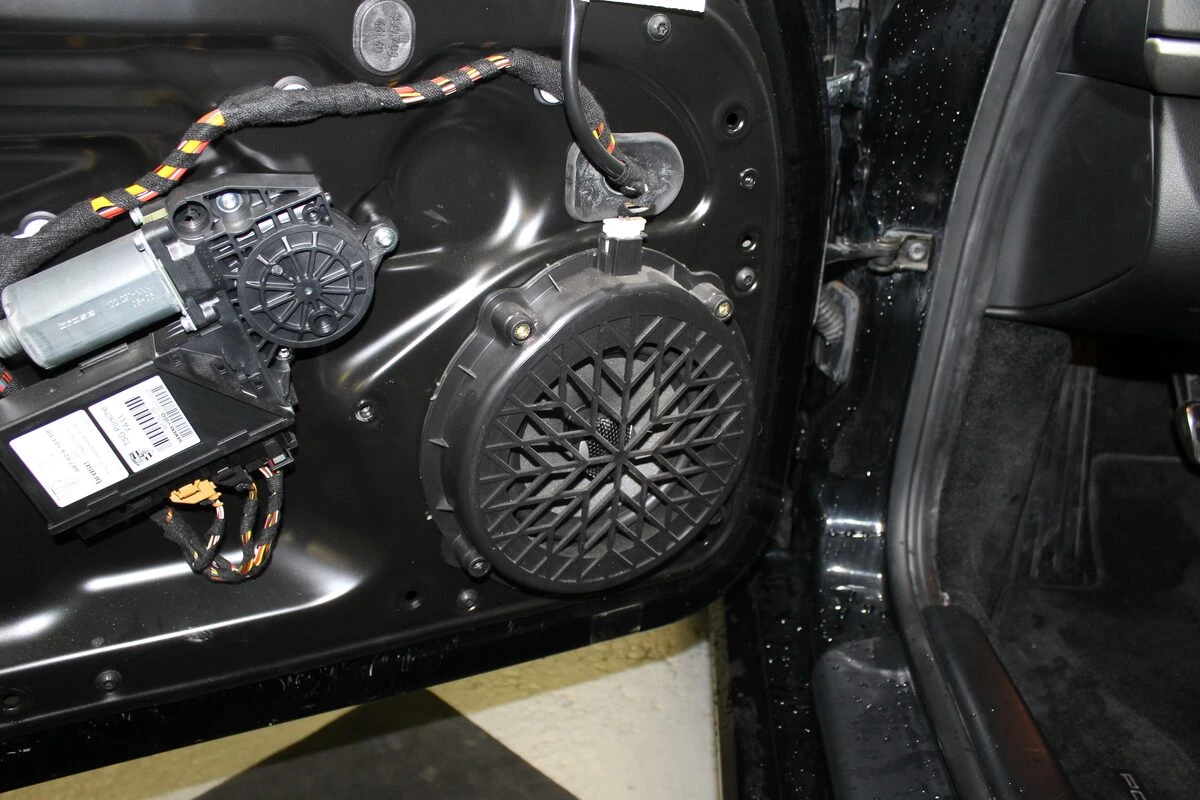 Porsche Boxster 987 : Kenwood DNX5180DAB et haut-parleurs BLAM