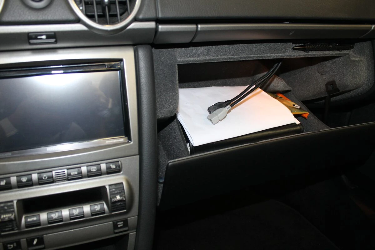 Porsche Boxster 987 : Kenwood DNX5180DAB et haut-parleurs BLAM