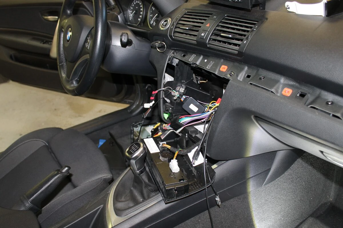 BMW : kit BLAM sur mesure et autoradio Alpine iLX-F903D