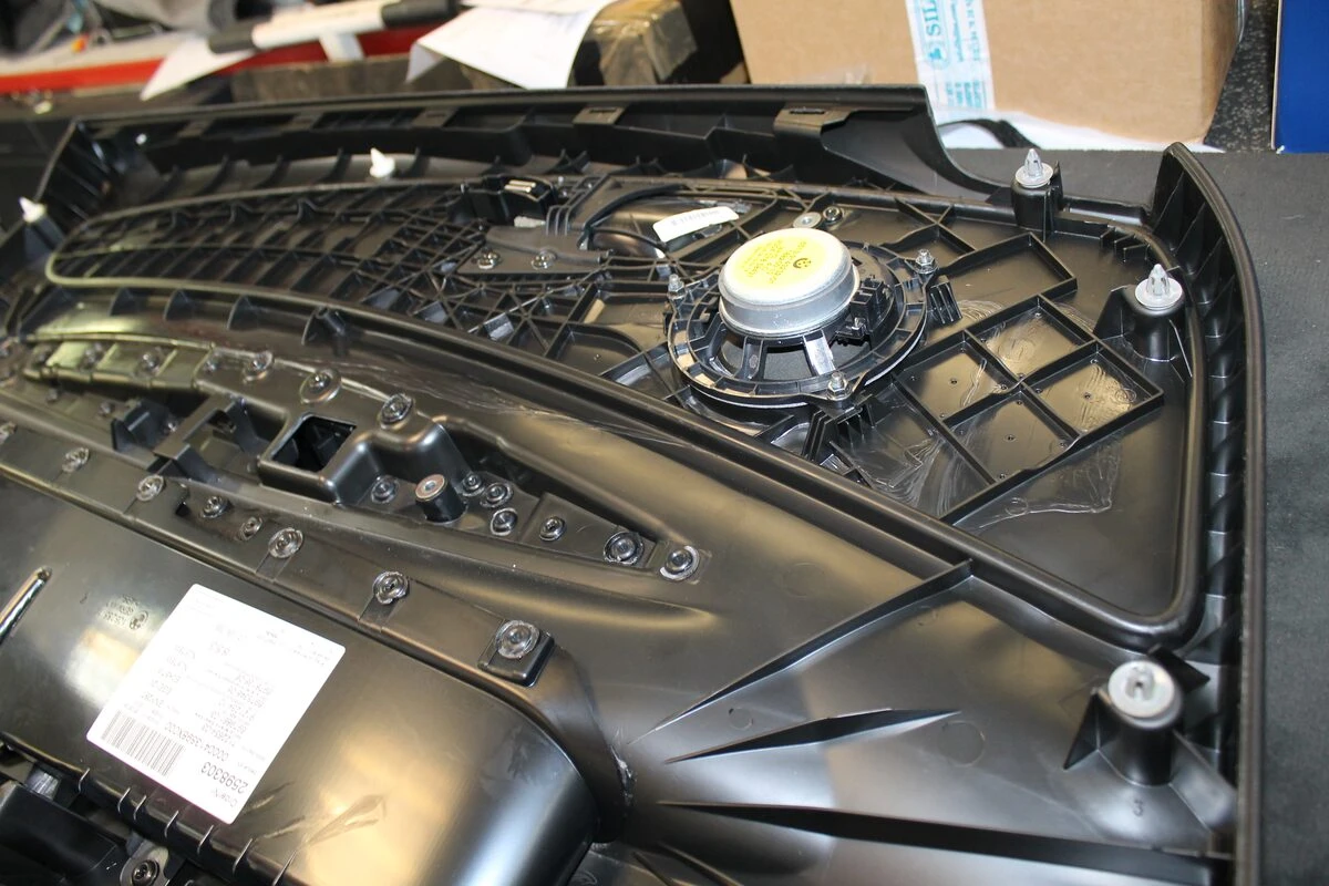 BMW : kit BLAM sur mesure et autoradio Alpine iLX-F903D