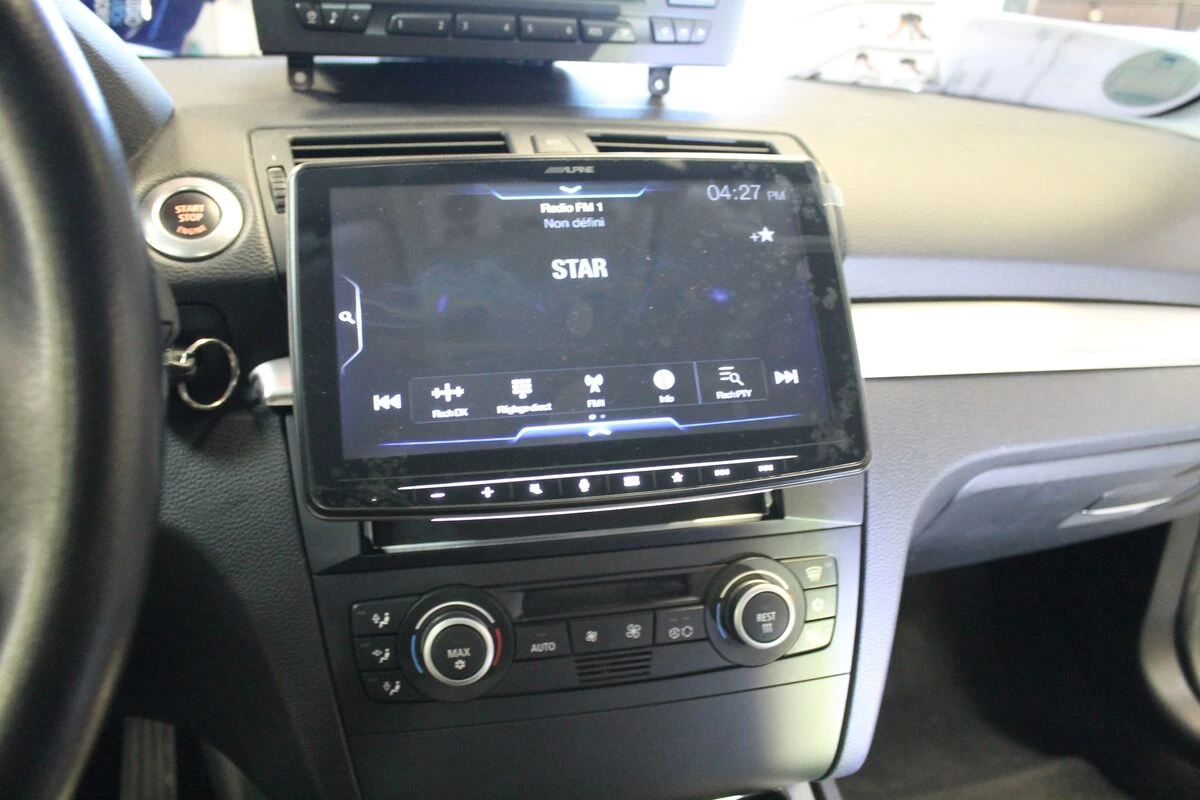 BMW : kit BLAM sur mesure et autoradio Alpine iLX-F903D