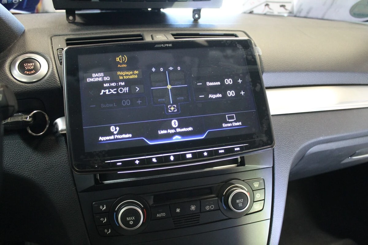 BMW : kit BLAM sur mesure et autoradio Alpine iLX-F903D