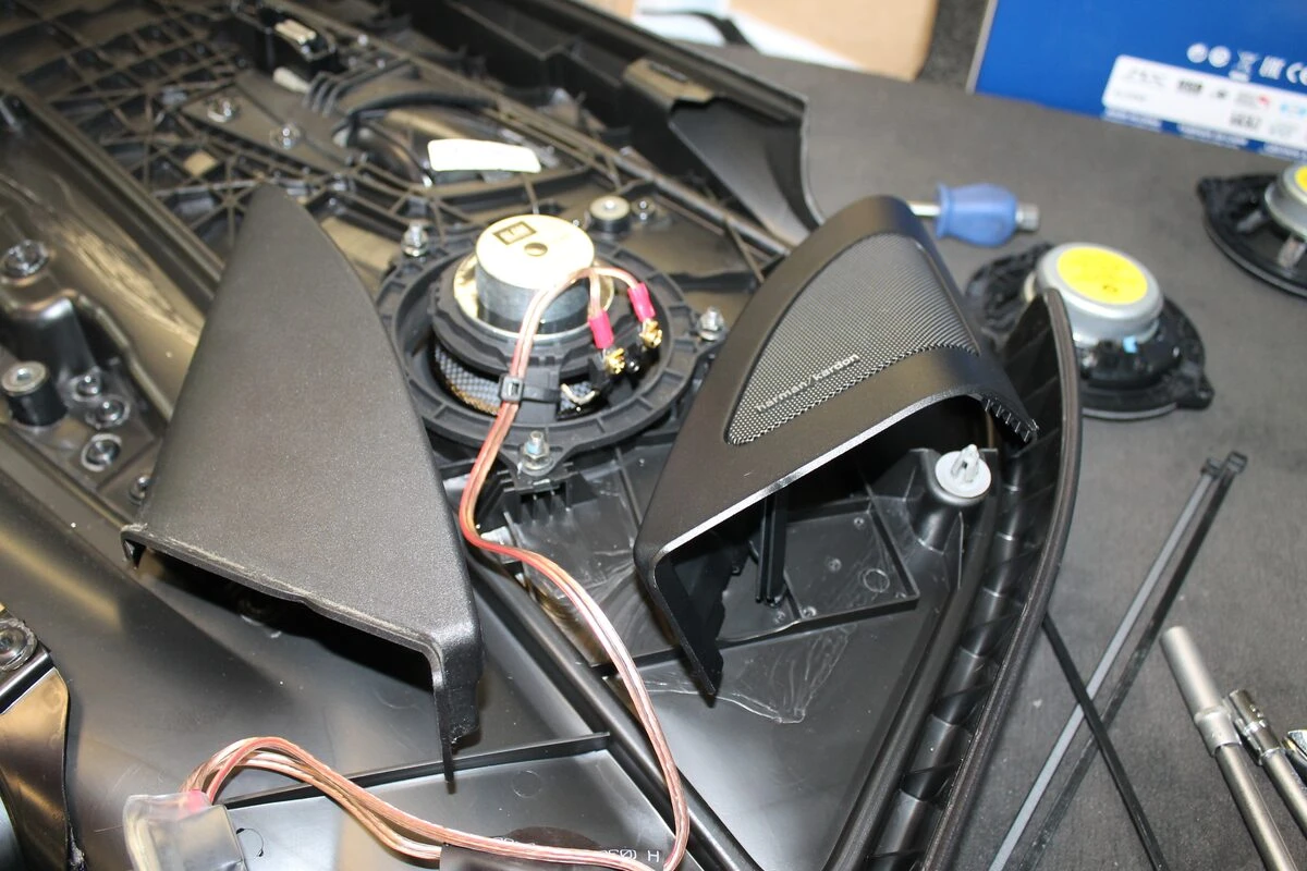 BMW : kit BLAM sur mesure et autoradio Alpine iLX-F903D
