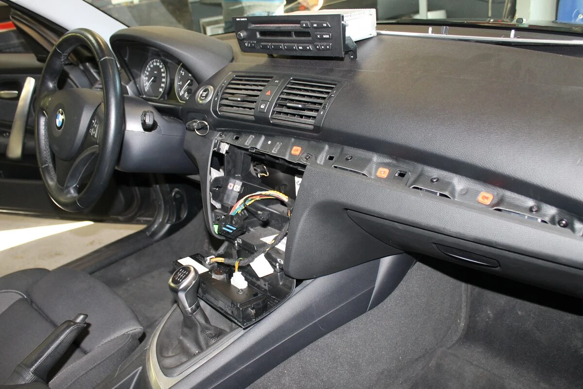 BMW : kit BLAM sur mesure et autoradio Alpine iLX-F903D