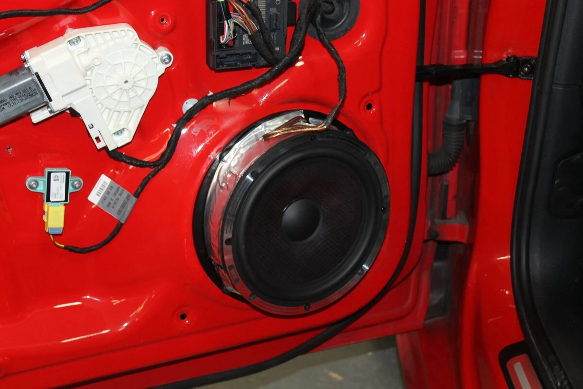 Audi S4 Avant : kit BLAM L200P de 20 cm pour un son plus précis