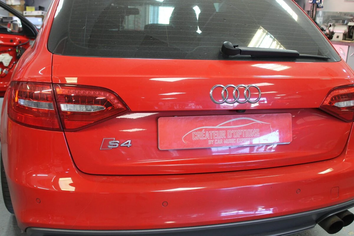 Audi S4 Avant : kit BLAM L200P de 20 cm pour un son plus précis