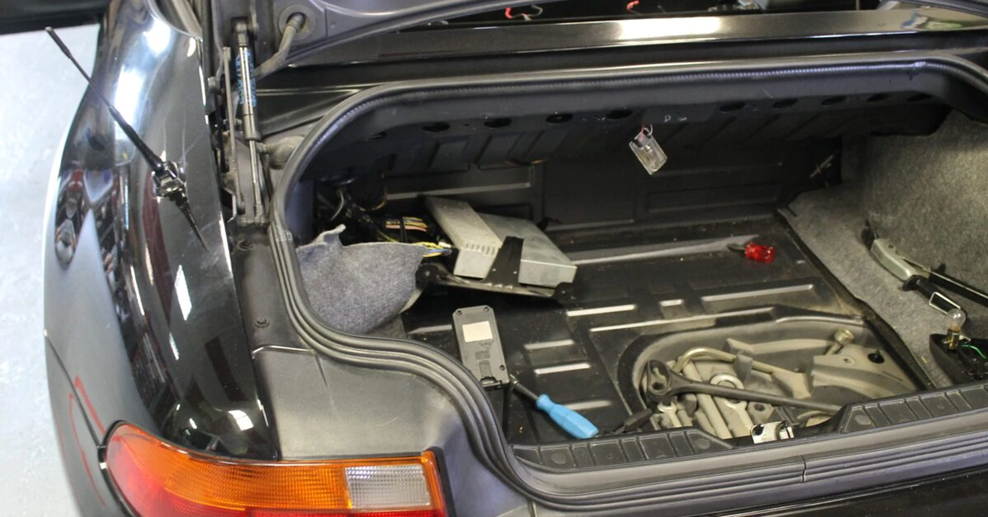 Réparation ampli Harman Kardon sur BMW Z3