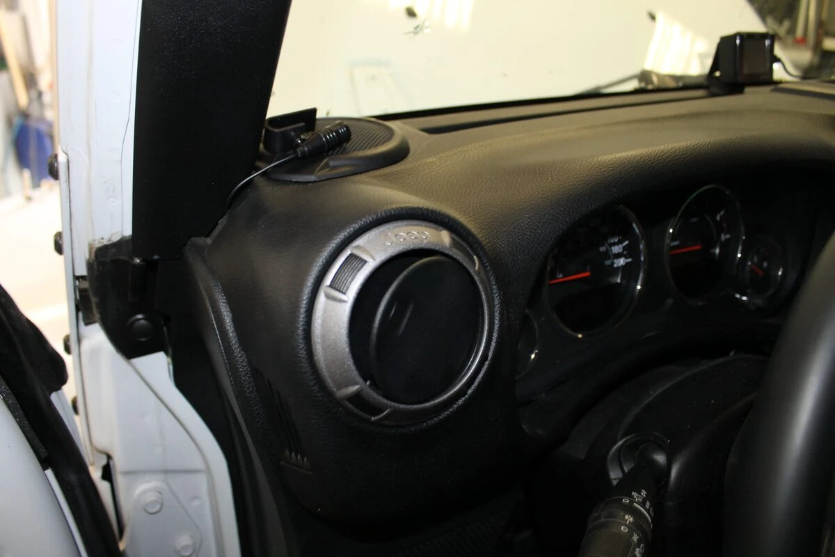 Jeep Wrangler : autoradio Kenwood CarPlay, haut-parleurs et caisson BLAM
