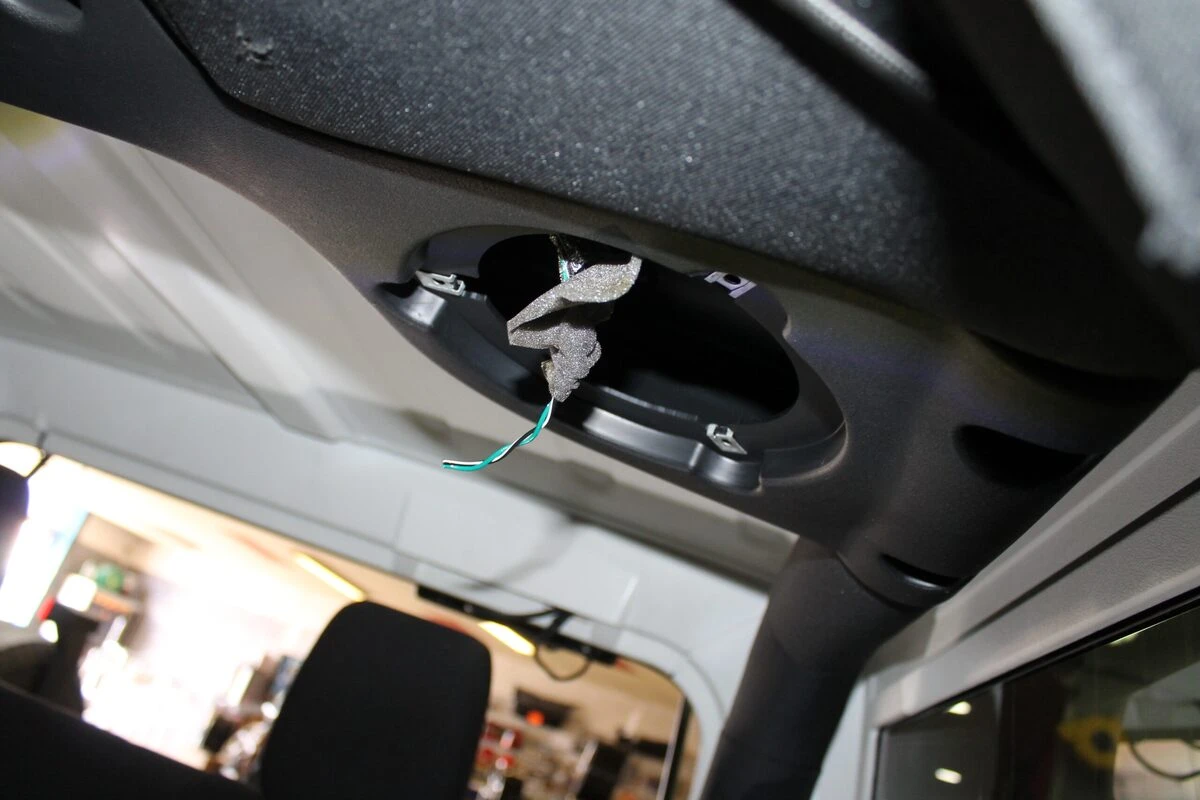 Jeep Wrangler : autoradio Kenwood CarPlay, haut-parleurs et caisson BLAM