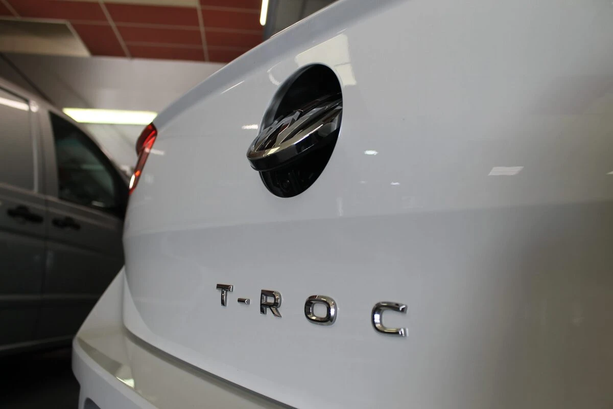 Volkswagen T-Roc 2021 : caméra de recul dans le logo motorisé