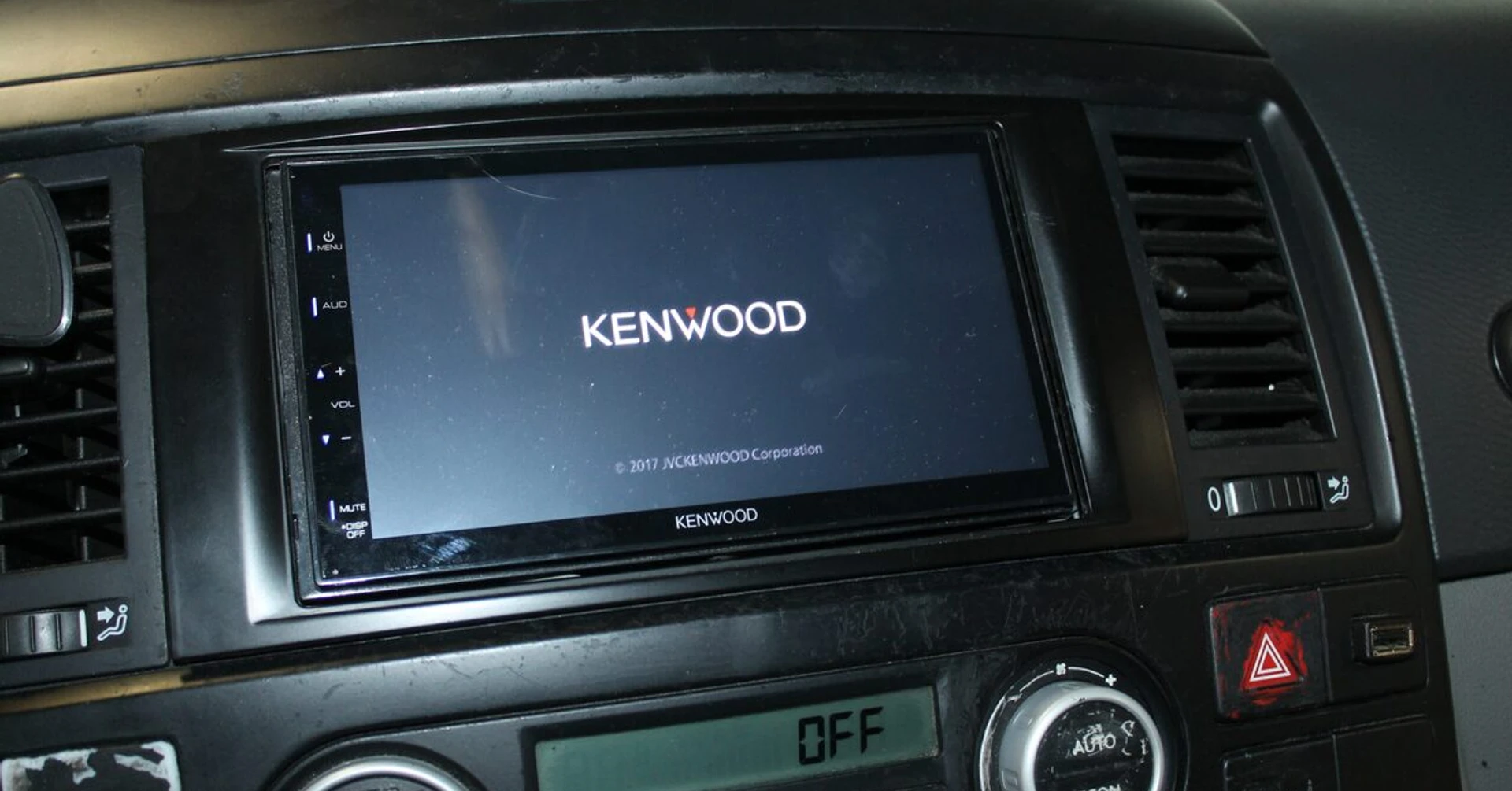 VW T5 : Kenwood, caméra de recul et écran de plafond