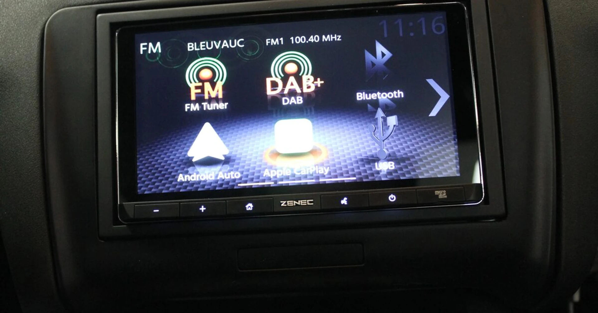 Audi TT Bose : autoradio Zenec CarPlay, ampli conservé