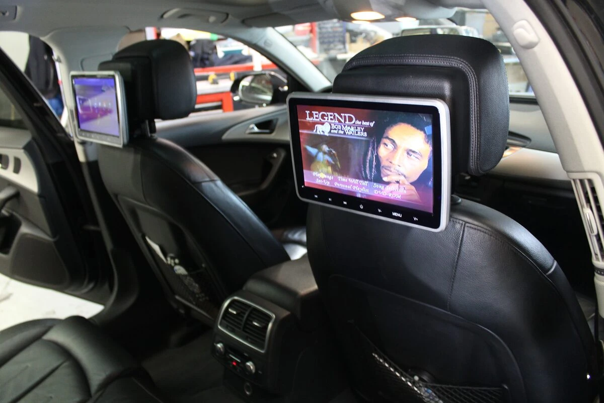Audi Avant : tablettes tactiles DVD aux appuie-têtes