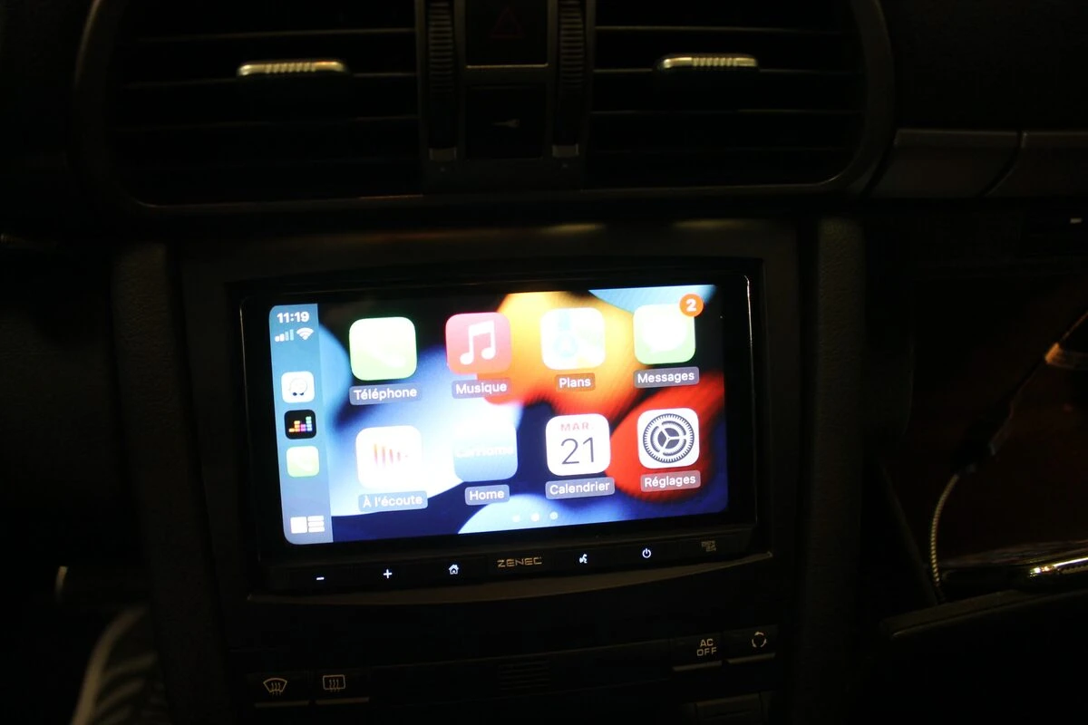 Porsche 997 Carrera : autoradio Zenec 2 DIN avec CarPlay