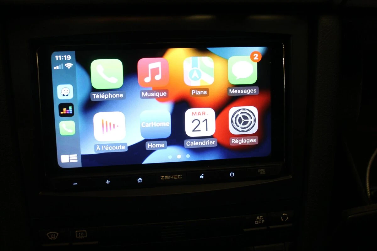 Porsche 997 Carrera : autoradio Zenec 2 DIN avec CarPlay