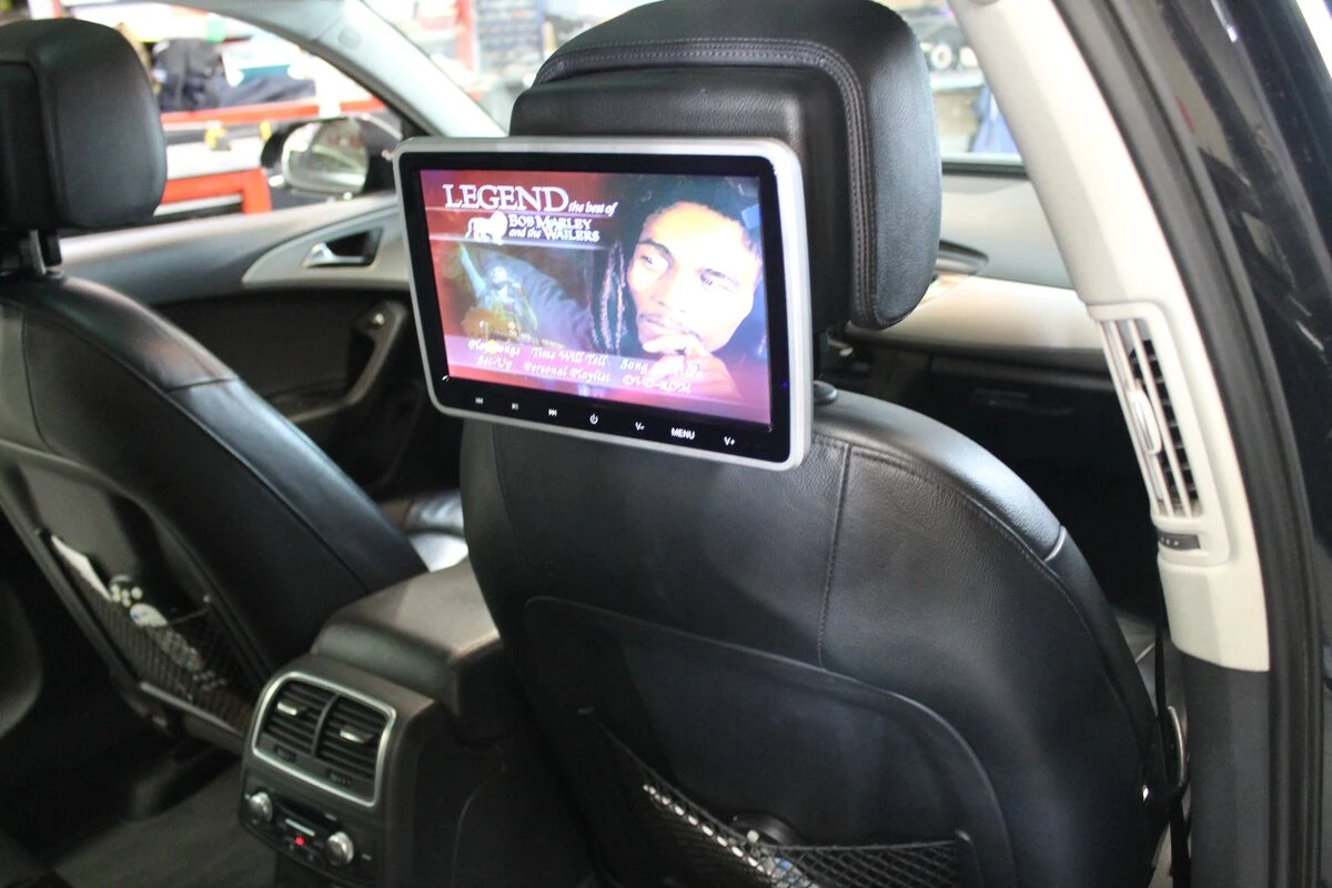 Audi Avant : tablettes tactiles DVD aux appuie-têtes