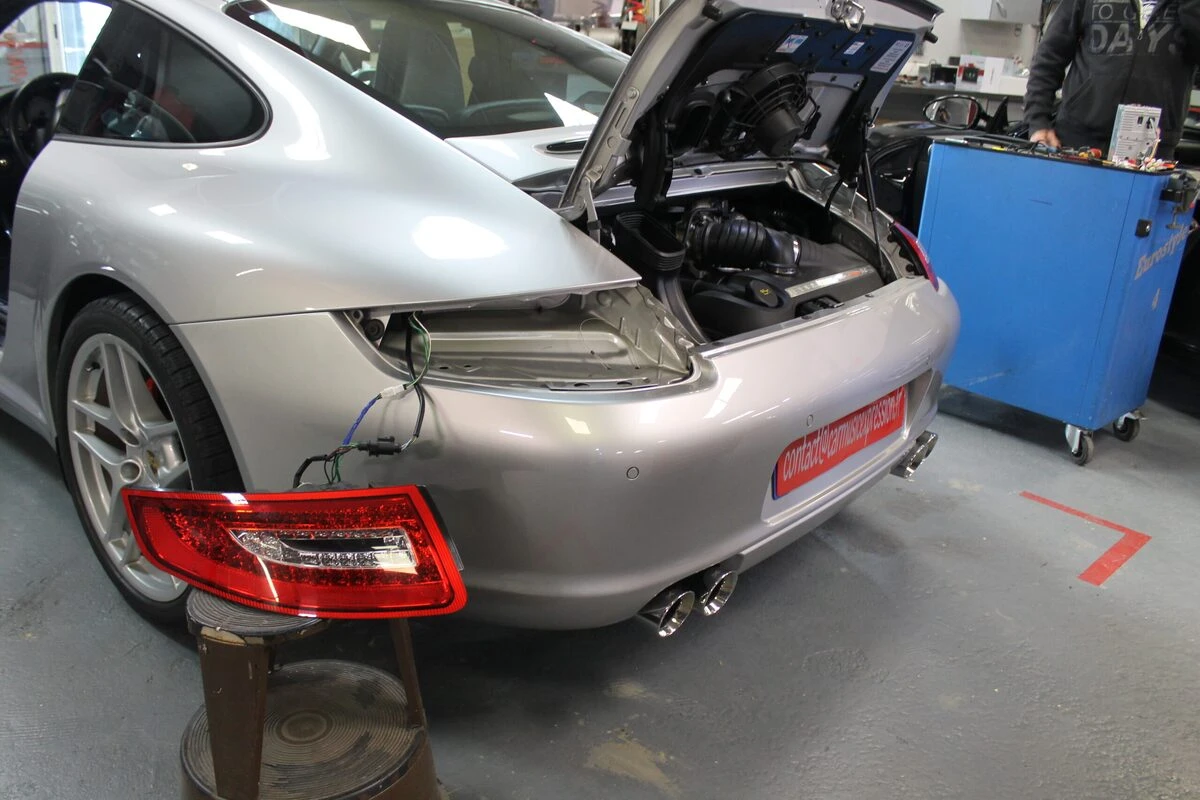 Porsche 997 Carrera : autoradio Zenec 2 DIN avec CarPlay