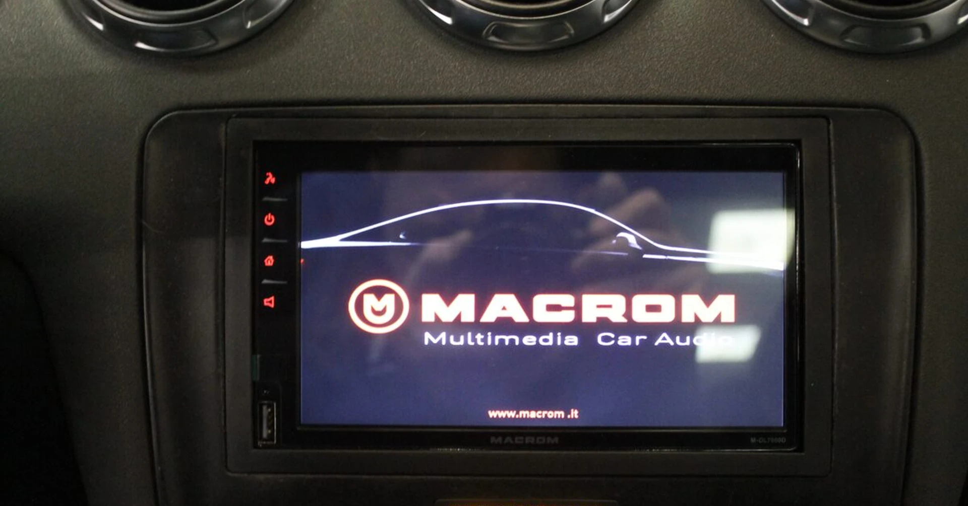 Audi TT : autoradio Macrom CarPlay et Android Auto