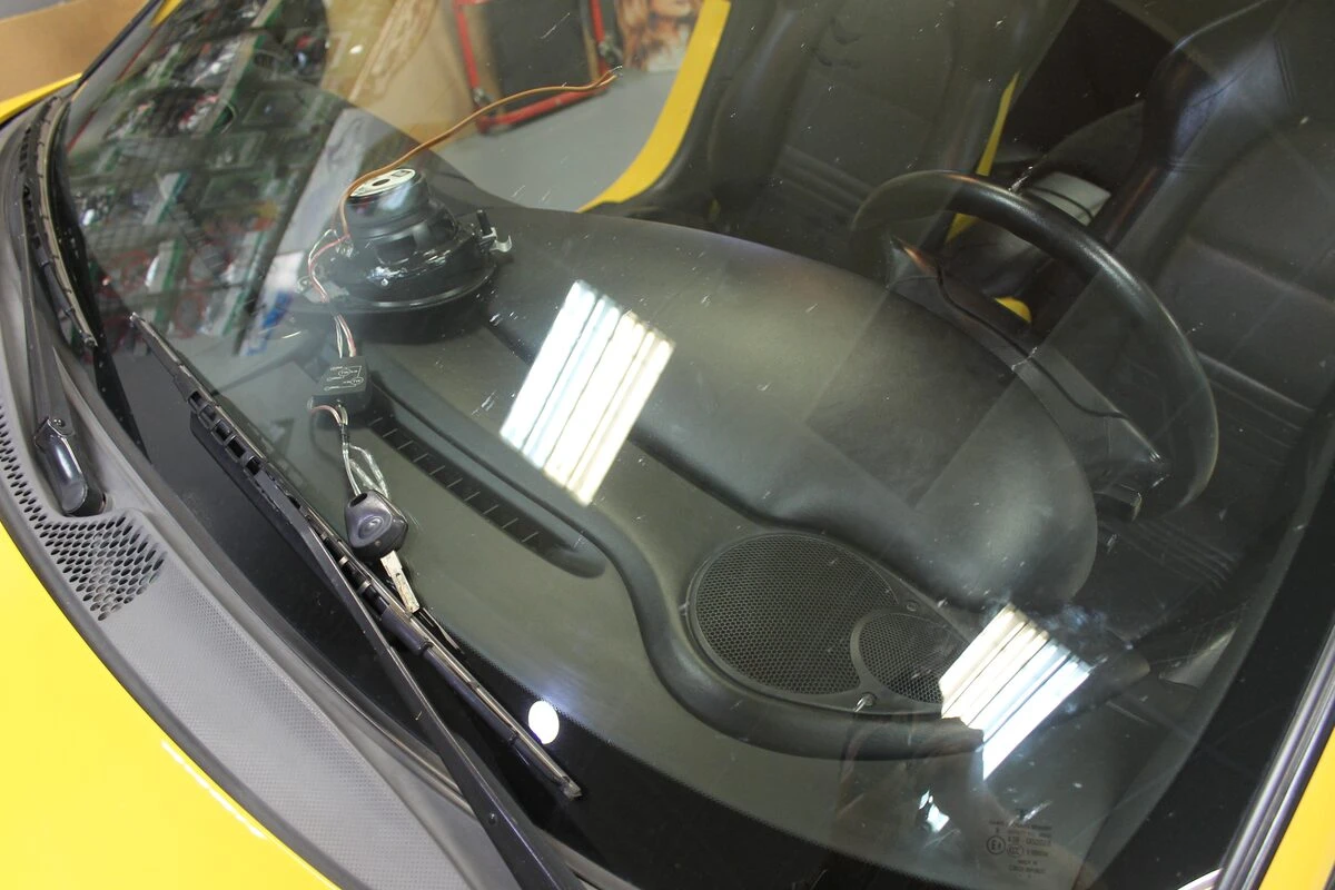 Porsche 911 GT3 : haut-parleurs BLAM 100RS à l'avant et à l'arrière